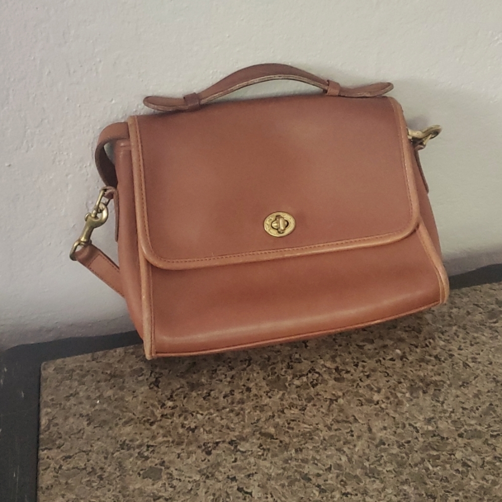 Vintage coach crossbody purse
